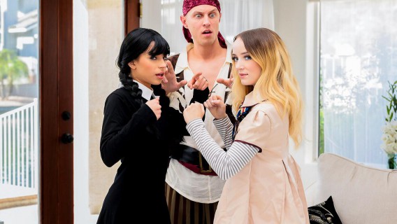 ⁣Megan Vs Wednesday (Aria Valencia, Maria Kazi) #My Family Pies 