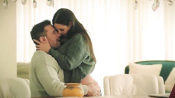 ⁣Passionate sex with my wife after a business trip 