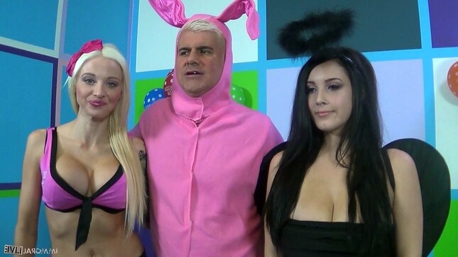 Two beautiful whores give guy turns 