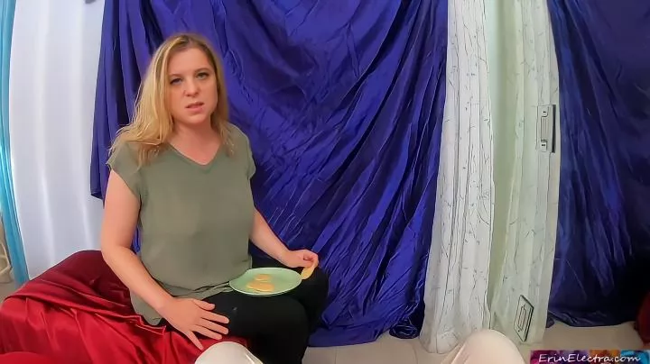 A Brave Blonde Gave Herself To A Neighbor And Was Fucked In The Pussy 