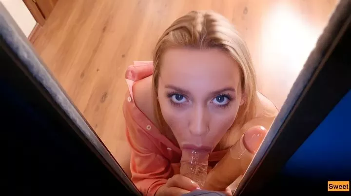 A Gorgeous Blonde Sucks Her Partners Cock With Gusto And Swallows Cum 