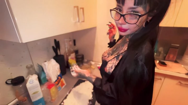 The Guy Did Not Help The Russian Lady Cook In The Kitchen, But Just Fucked Her In The Pussy With A Dick 