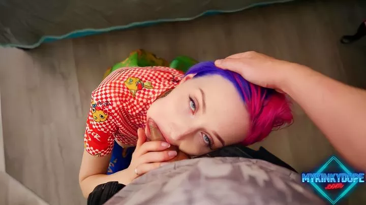 The Girl Sucks Her Partners Cock Very Well And Has Sex 